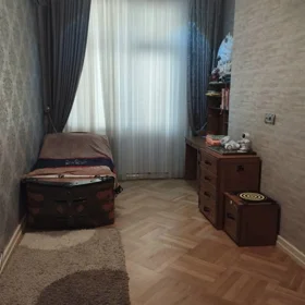 In Baku 220.0 m² apartment is for rent - Image 4