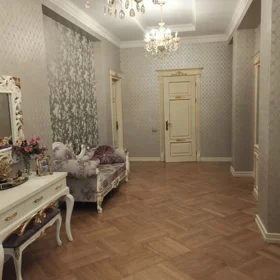 In Baku 220.0 m² apartment is for rent - Image 10