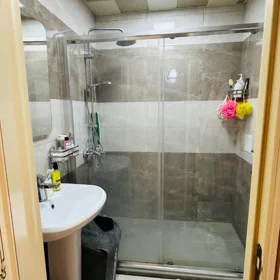 In Baku 105.0 m² apartment is for sale - Image 9