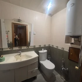 In Baku 90.0 m² apartment is for rent - Image 9