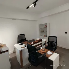 In Baku 240.0 m² commercial is for rent - Image 4