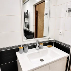 In Baku 110.0 m² apartment is for sale - Image 2