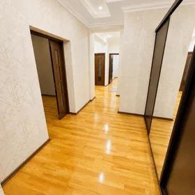 In Baku 110.0 m² apartment is for sale - Image 9