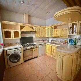 In Baku 158.0 m² apartment is for rent - Image 2