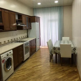 In Baku 140.0 m² apartment is for rent - Image 7