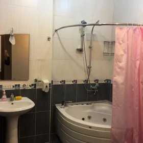 In Baku 140.0 m² apartment is for rent - Image 10