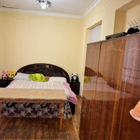 In Baku 100.0 m² house with 4.0 rooms is for sale - Image 3