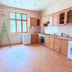 In Suraxanı rayonu 195.0 m² house with 5.0 rooms is for sale - Image 2