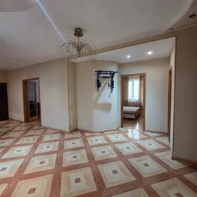 In Baku 157.0 m² apartment is for rent - Image 7