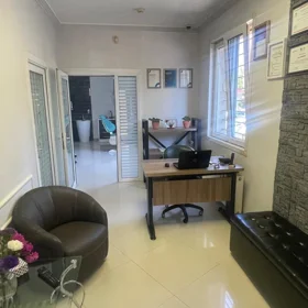 In nan 100.0 m² commercial is for rent - Image 8