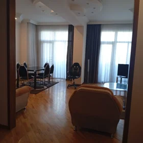 In Baku 70.0 m² apartment is for rent - Image 2