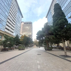 In Baku 110.0 m² apartment is for sale - Image 4