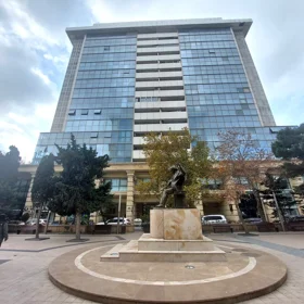 In Baku 110.0 m² apartment is for sale - Image 5
