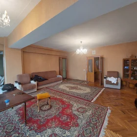 In Baku 110.0 m² apartment is for sale - Image 9