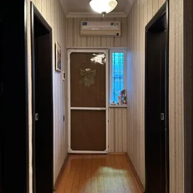 In Baku 70.0 m² house with 3.0 rooms is for sale - Image 4
