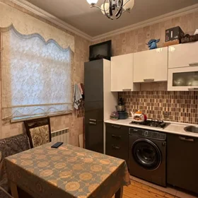 In Baku 70.0 m² house with 3.0 rooms is for sale - Image 6