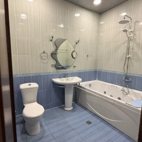 In Baku 160.0 m² apartment is for rent - Image 7