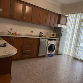 In Baku 160.0 m² apartment is for rent - Image 9