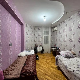 In Baku 100.0 m² apartment is for sale - Image 3