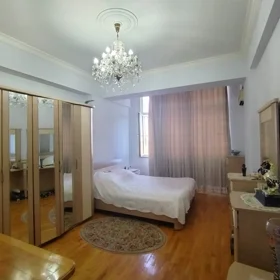 In Baku 102.0 m² apartment is for sale - Image 8