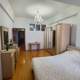 In Baku 102.0 m² apartment is for sale - Image 9
