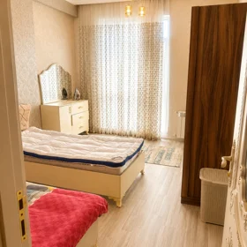 In Baku 80.0 m² apartment is for rent - Image 3