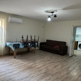 In Baku 70.0 m² apartment is for sale - Image 5