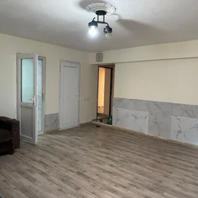 In Baku 70.0 m² apartment is for sale - Image 6