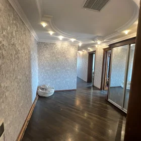 In Baku 125.0 m² apartment is for rent - Image 4
