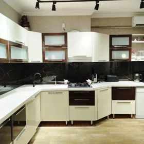In Baku 115.0 m² apartment is for rent - Image 5