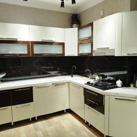 In Baku 115.0 m² apartment is for rent - Image 6