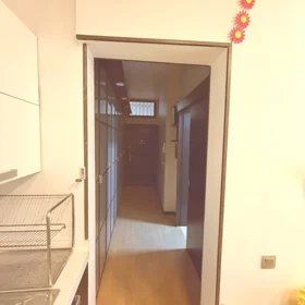 In Səbail rayonu 80.0 m² apartment is for rent - Image 4