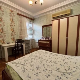 In Baku 102.0 m² apartment is for sale - Image 2