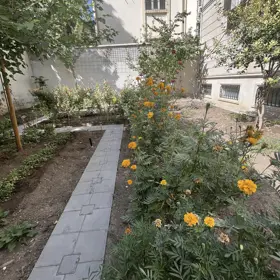In Binəqədi rayonu 450.0 m² house with 6.0 rooms is for sale - Image 3