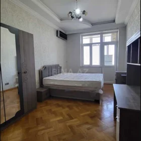 In Baku 160.0 m² apartment is for rent - Image 4