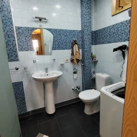 In Baku 90.0 m² apartment is for rent - Image 9