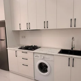 In Baku 115.0 m² apartment is for rent - Image 9