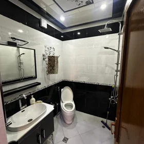 In Baku 130.0 m² apartment is for rent - Image 2