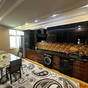 In Baku 130.0 m² apartment is for rent - Image 5