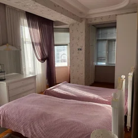 In Baku 130.0 m² apartment is for rent - Image 9
