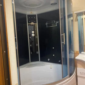In Baku 90.0 m² apartment is for sale - Image 6