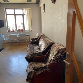 In Baku 220.0 m² apartment is for rent - Image 7