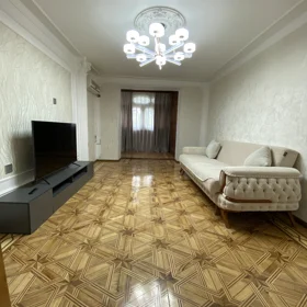 In Baku 70.0 m² apartment is for sale - Image 4