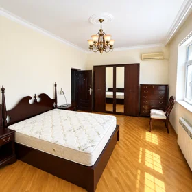 Səbail rayonu-da 9.0 otaqlı 450.0 m2 bağ kirayə verilir - Şəkil 6