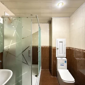 In Baku 90.0 m² apartment is for sale - Image 9