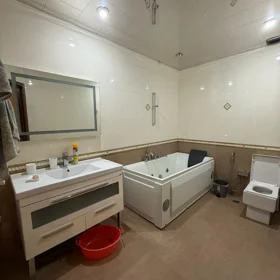 In Baku 125.0 m² apartment is for sale - Image 7