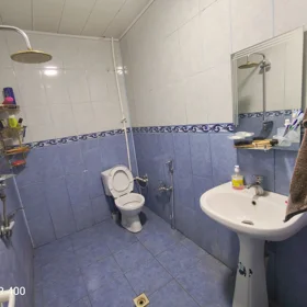 In Baku 90.0 m² house with 3.0 rooms is for sale - Image 8