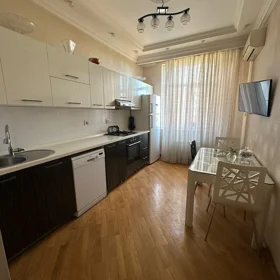 In Baku 130.0 m² apartment is for rent - Image 2