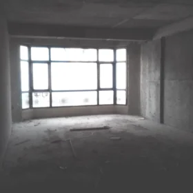 In Baku 181.0 m² apartment is for sale - Image 9