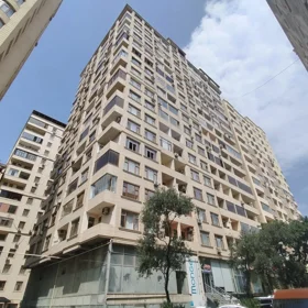 In Baku 90.0 m² apartment is for sale - Image 3